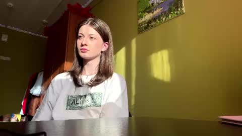 butyhoi online show from June 11, 3:42 pm