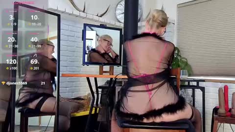 Bee and John online show from April 19, 1:38 am