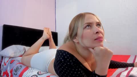 Snapshot of byanca_winklar chatting on September 23, 6:17 pm     online show from September 23, 6:17 pm