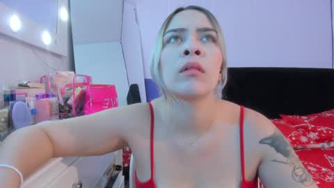 Snapshot of byanca_winklar chatting on December 2, 5:46 pm     online show from December 2, 5:46 pm