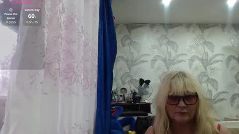 CamDiva1 online show from November 14, 9:31 am