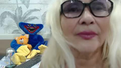 Snapshot of camdiva1 chatting on March 6, 1:03 pm CamDiva1 online show from March 6, 1:03 pm