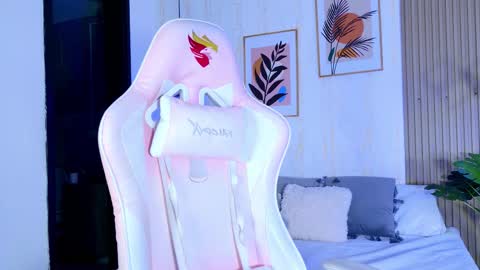 Cameron  online show from February 21, 8:09 pm