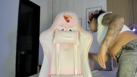 Cameron  online show from October 6, 8:13 pm