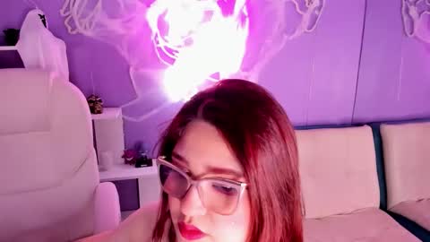 Snapshot of camiila_osorio chatting on October 14, 7:38 pm Camila Osorio online show from October 14, 7:38 pm