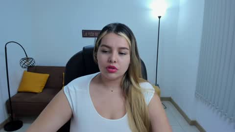 Camila online show from February 8, 6:01 am