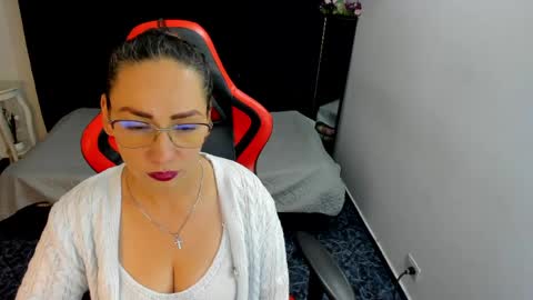 camila_bj online show from May 21, 6:00 am