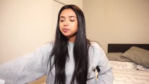Snapshot of camilagomezz chatting on January 16, 2:30 am Camila online show from January 16, 2:30 am