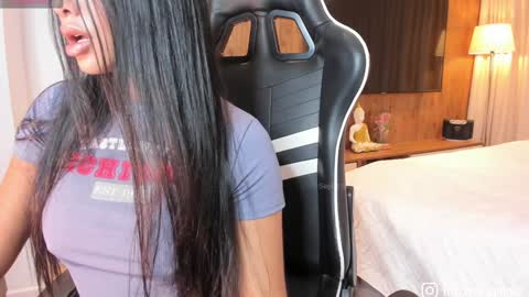 Snapshot of camilagomezz chatting on September 12, 12:33 am Camila online show from September 12, 12:33 am
