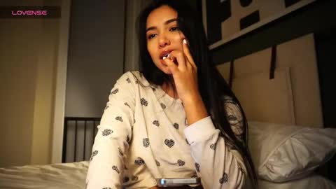 Snapshot of camilagomezz chatting on January 21, 10:08 pm Camila online show from January 21, 10:08 pm