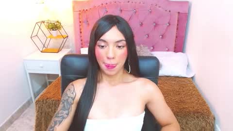 Cami online show from November 3, 7:40 pm