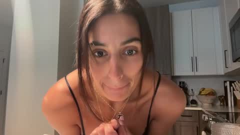 Snapshot of camiliakxoxo chatting on February 7, 1:11 pm camiliakxoxo online show from February 7, 1:11 pm