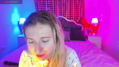 camilladreamer online show from February 12, 6:53 pm