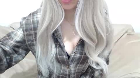 CamilleBunny online show from April 6, 2:33 am