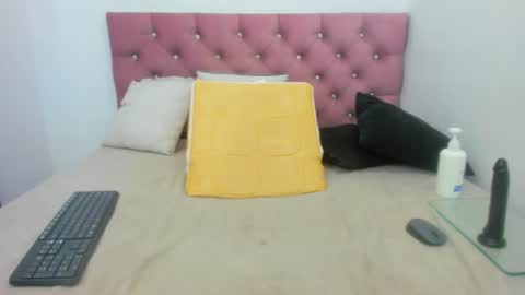 liss sophia online show from June 22, 3:25 am