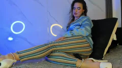 Candy plus online show from April 13, 7:25 pm