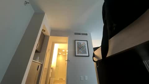 candyclaws05 online show from April 3, 1:31 pm