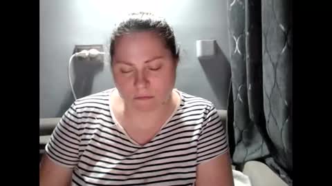 Laura online show from November 28, 8:12 pm