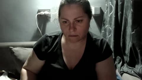 Laura online show from November 16, 8:09 pm