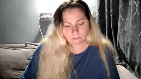 Laura online show from February 8, 9:18 pm