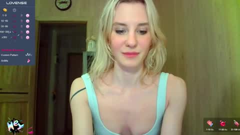 Snapshot of caramel_pie_ chatting on March 6, 6:48 pm caramel online show from March 6, 6:48 pm