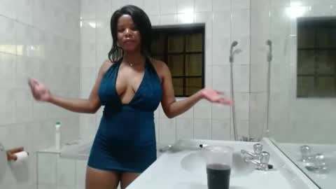 fifi online show from April 12, 6:33 pm