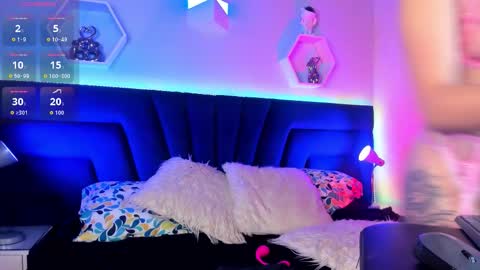 carla online show from October 2, 5:01 am