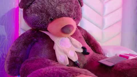 caro_adams1 online show from January 17, 11:50 am