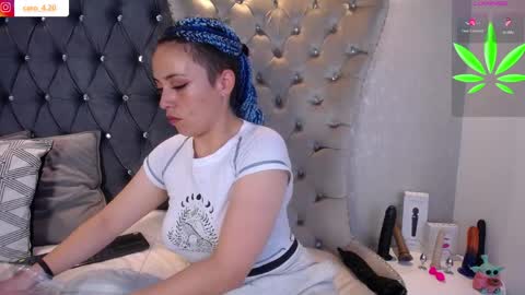 Caro Fisher online show from April 8, 1:46 pm