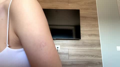 Lisa online show from April 9, 8:09 am