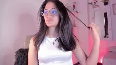 Caroline online show from September 17, 8:40 pm