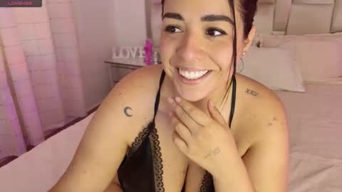 caroline online show from December 18, 10:36 pm