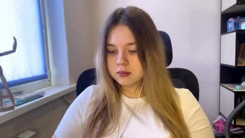 carolindueno online show from February 27, 7:41 am