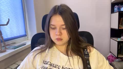 carolindueno online show from March 1, 8:03 am