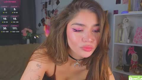 Caroline online show from November 29, 3:32 am