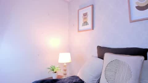  Caroline  online show from December 17, 11:36 am