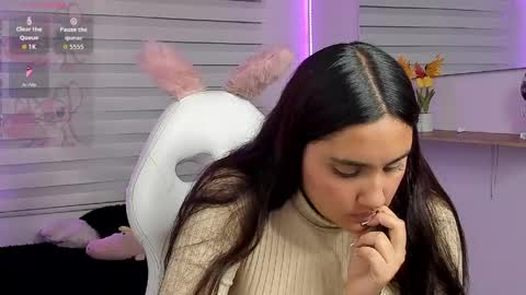 caroline_rodriguez_9 online show from May 28, 1:58 am