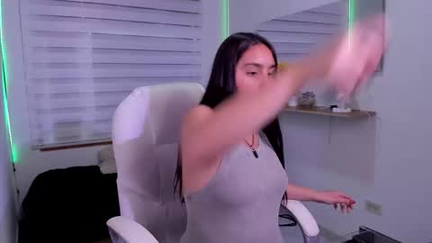 caroline_rodriguez_9 online show from March 16, 6:56 pm