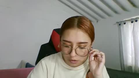 carolinnapinkman online show from May 14, 8:36 pm