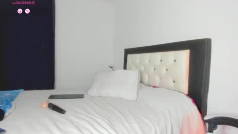 CarolinneFiotti online show from January 15, 11:33 pm