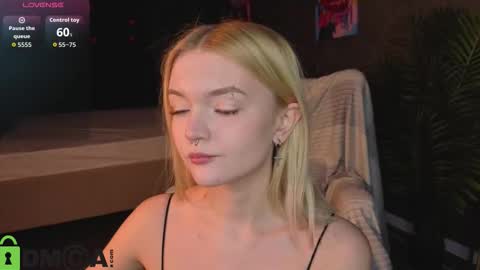 Carrie foster online show from March 30, 1:54 pm