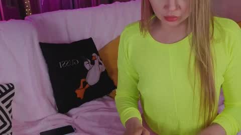 carriebradshawww online show from April 13, 5:36 pm