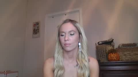 Casey Lakes online show from October 26, 5:30 pm