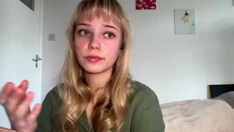 Olivia online show from April 1, 3:42 pm