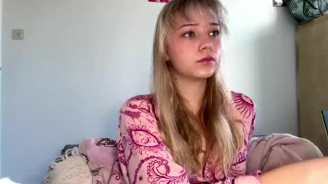 Olivia online show from April 7, 7:10 am