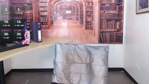 Queen Catalella online show from December 16, 3:23 am