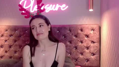 cataleyadamourx online show from December 21, 11:47 am