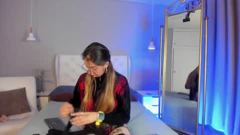 Catalina online show from March 5, 12:33 pm