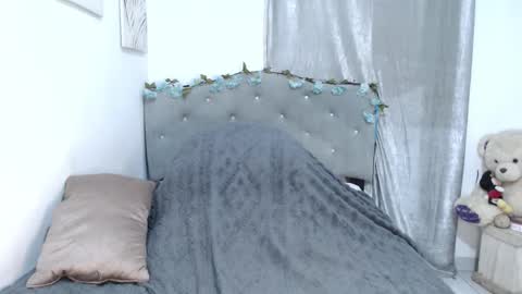 Mariacatalinakane online show from September 12, 4:02 am