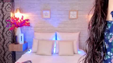 Snapshot of catalinnathompson chatting on October 21, 11:47 am CatalinnaThompson online show from October 21, 11:47 am